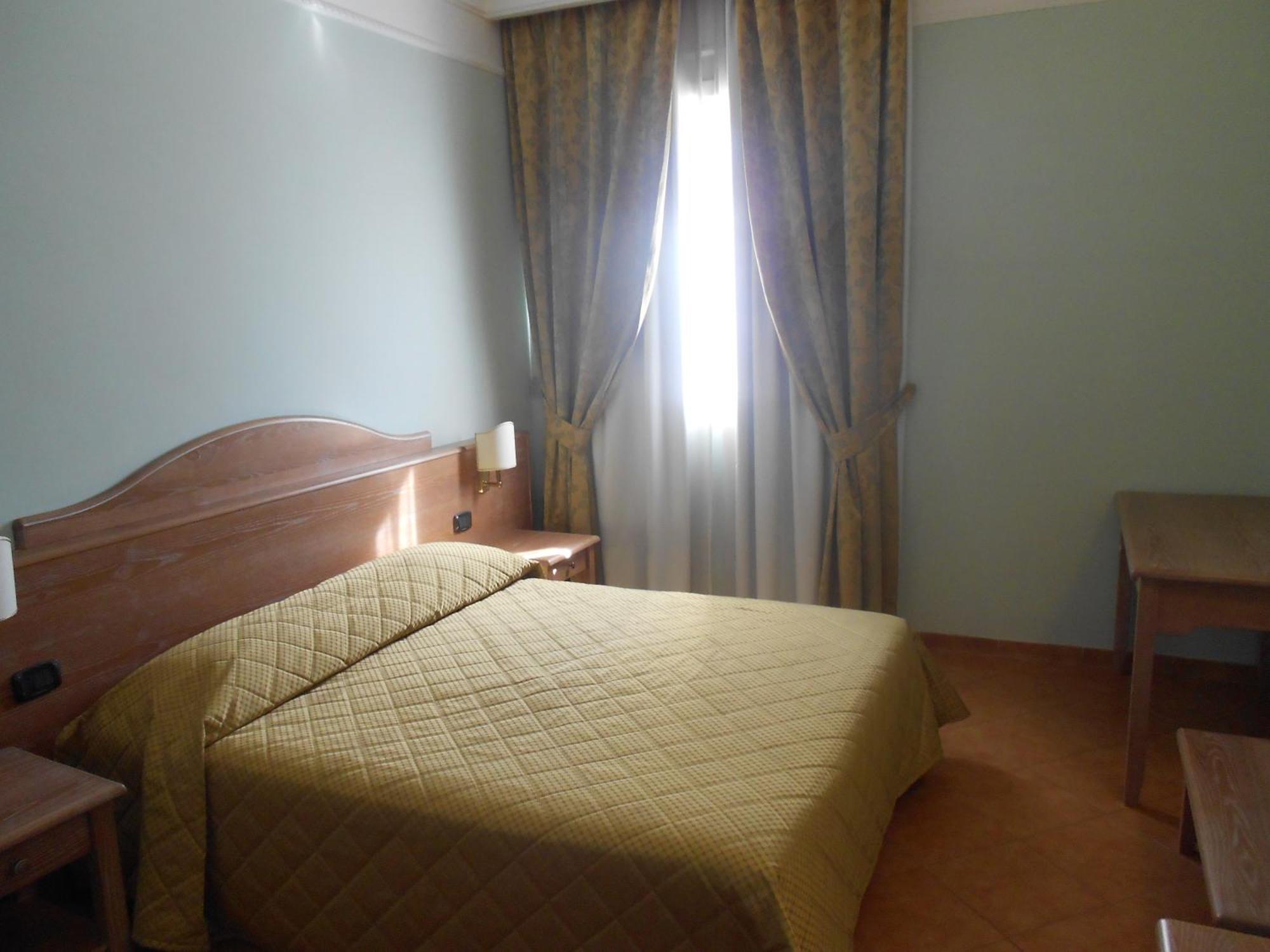 Grand Hotel Pavone Cassino Exterior foto
