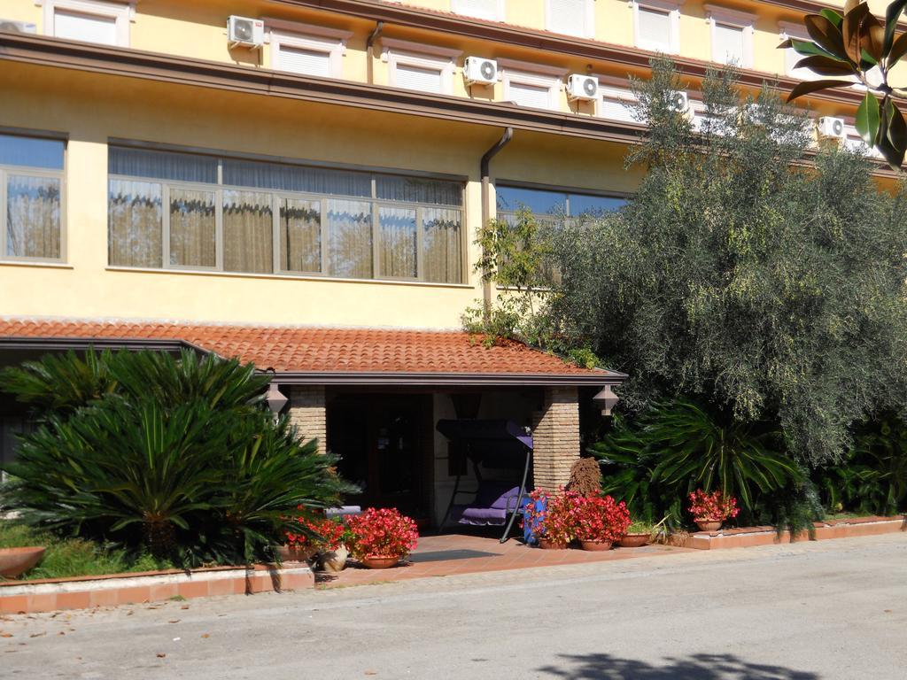 Grand Hotel Pavone Cassino Exterior foto